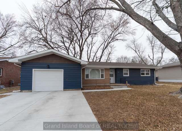 Property at 716 S Blaine, Grand Island, NE 68803, 3 beds, 2 baths