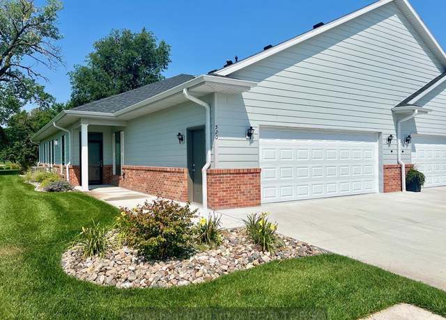 Property at 520 S Woodland Dr, Grand Island, NE 68801, 2 beds, 2 baths
