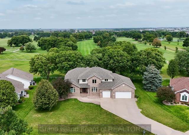 Property at 3310 Buffalo Ct, Grand Island, NE 68803, 4 beds, 4 baths