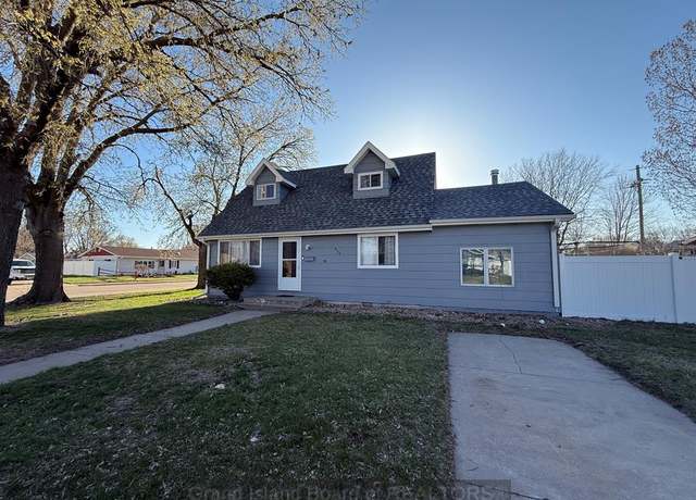 Property at 930 S Claussen Ave, Grand Island, NE 68801, 3 beds, 1.5 baths