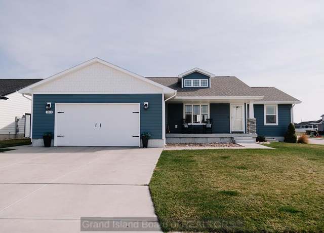 Property at 4269 Buffalo Grass Cir, Grand Island, NE 68803, 5 beds, 3 baths