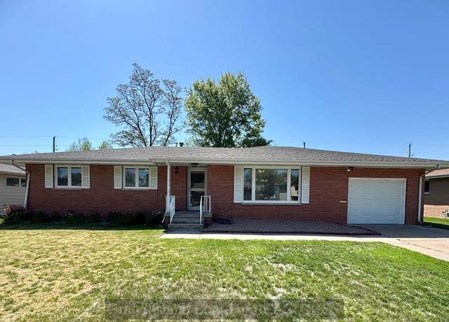 Property at 211 E 22nd St, Grand Island, NE 68801, 4 beds, 2 baths