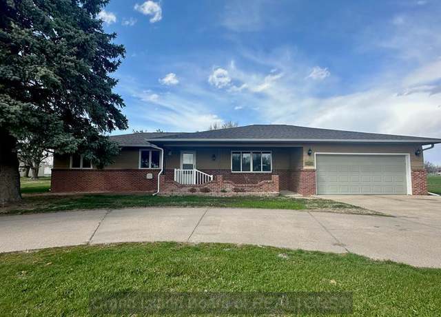 Property at 3624 E Bismark Rd, Grand Island, NE 68801, 3 beds, 2 baths