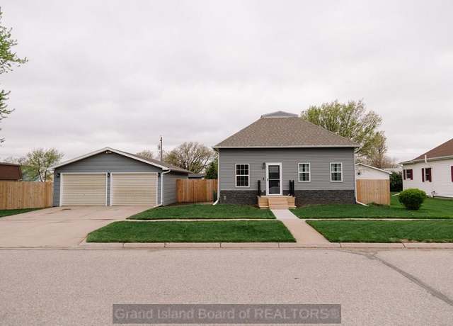 Property at 152 4th St, Hampton, NE 68843, 2 beds, 2 baths