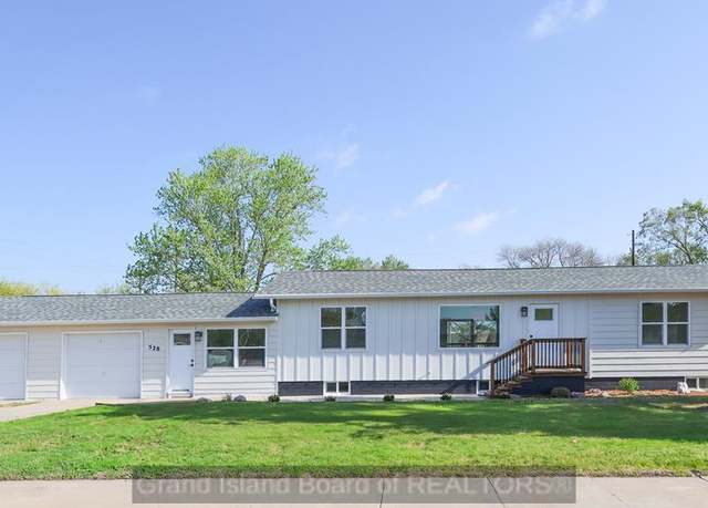 Property at 528 Holcomb St, Grand Island, NE 68801, 3 beds, 2 baths