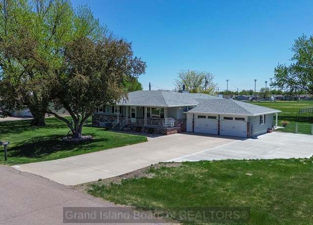 Property at 4137 Mason Ave, Grand Island, NE 68803, 3 beds, 2.5 baths