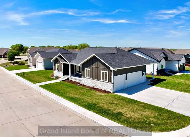 Property at 3826 Meadow Way Trl, Grand Island, NE 68803, 4 beds, 3 baths