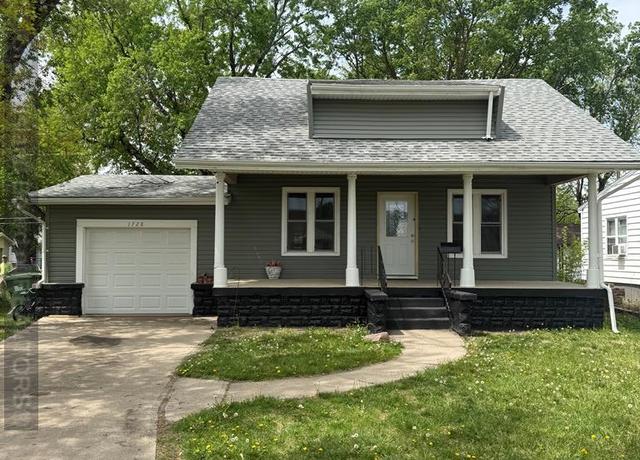 Property at 1728 N Huston Ave, Grand Island, NE 68803, 4 beds, 2 baths