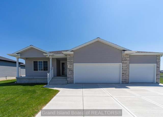 Property at 1419 Sagewood Ave, Grand Island, NE 68803, 5 beds, 3 baths