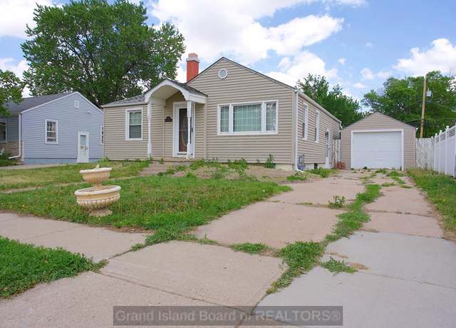 Property at 1108 N Baltimore Ave, Hastings, NE 68901, 3 beds, 1.5 baths