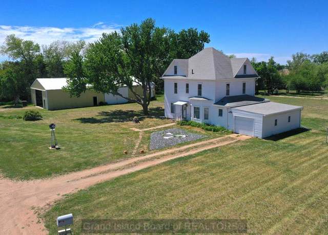 Property at 32491 Road S, Aurora, NE 68818, 5 beds, 2 baths