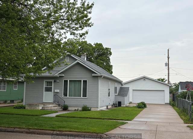 Property at 1414 W 6th St, Grand Island, NE 68801, 2 beds, 1 bath
