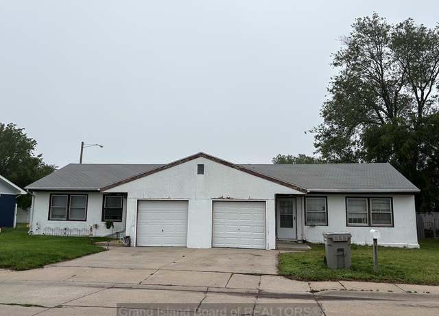 Property at 1511-15 S Lincoln St, Grand Island, NE 68801, 4 beds, 2 baths