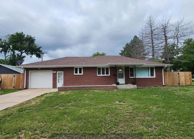 Property at 616 N Oak St, Grand Island, NE 68801, 3 beds, 2 baths
