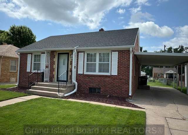 Property at 208 Ringland Rd, Hastings, NE 68901, 2 beds, 1 bath