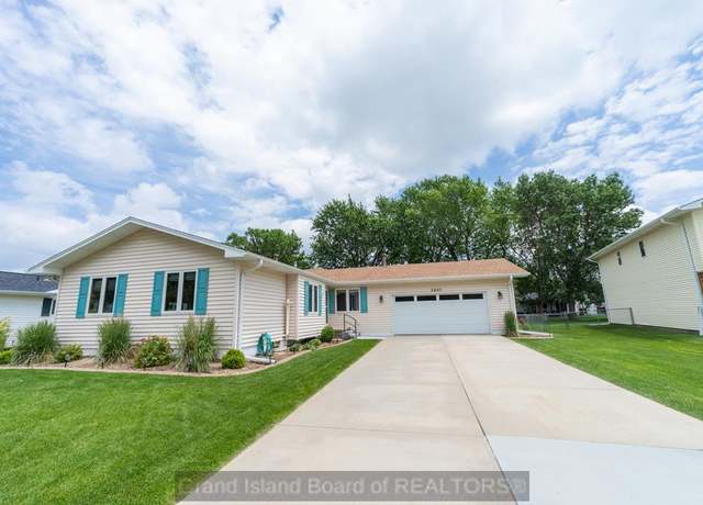 Property at 2807 Stagecoach Cir, Grand Island, NE 68801, 3 beds, 3.5 baths