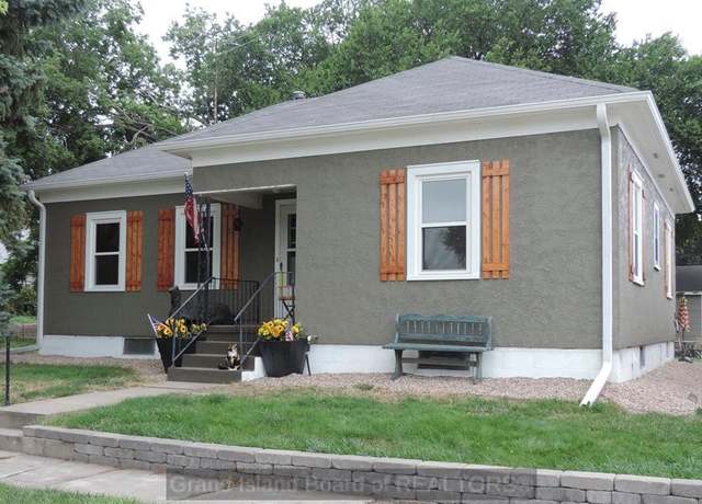 Property at 506 Elm St, St. Paul, NE 68873, 2 beds, 2 baths