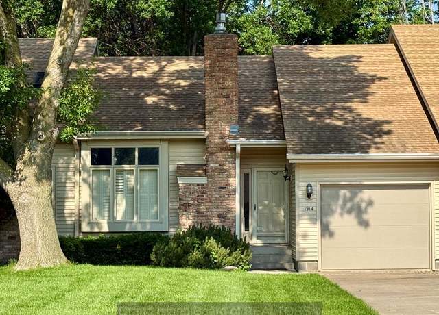 Property at 1914 Stolley Park Cir, Grand Island, NE 68803, 2 beds, 2 baths