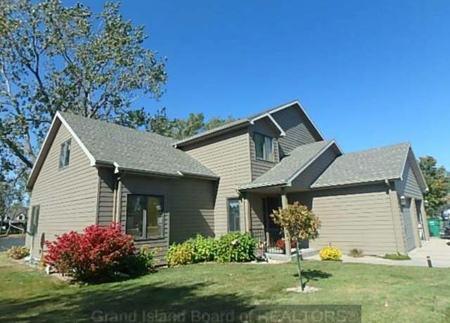 Property at 33 Lillian Ln, Doniphan, NE 68832, 4 beds, 2.5 baths