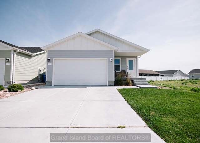 Property at 539 Kenneth Dr, Grand Island, NE 68803, 4 beds, 3.5 baths
