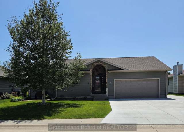 Property at 4139 Allen Ave, Grand Island, NE 68803, 4 beds, 3 baths