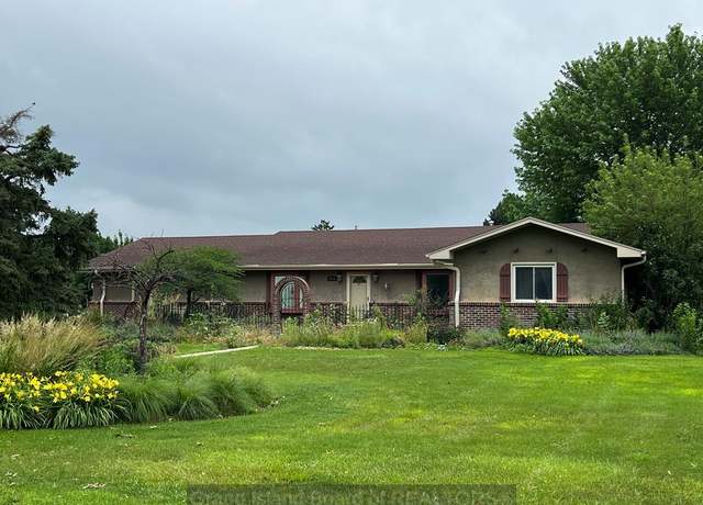 Property at 4076 David Ave, Grand Island, NE 68803, 3 beds, 3.5 baths