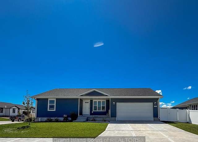 Property at 536 Schmidt Cir, Grand Island, NE 68803, 3 beds, 2 baths