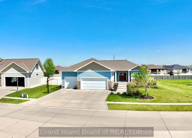 Property at 1541 Summerfield Ave, Grand Island, NE 68803