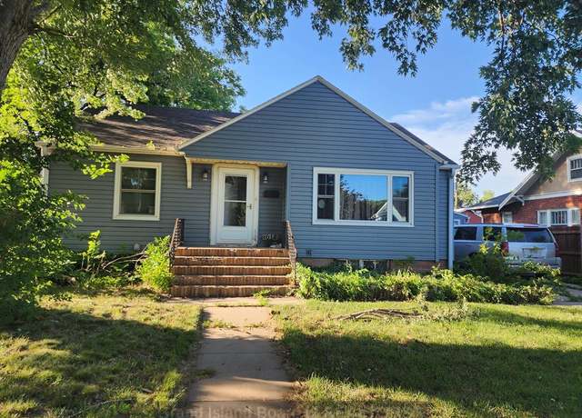 Property at 1614 West 7th St, Hastings, NE 68901, 2 beds, 2 baths