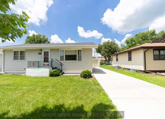 Property at 2316 Sheridan Ave, Grand Island, NE 68803, 3 beds, 2 baths