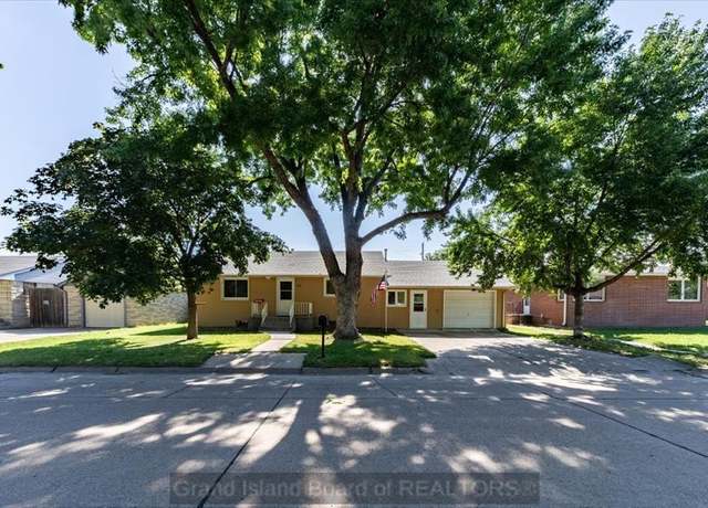 Property at 629 N White Ave, Grand Island, NE 68803, 2 beds, 2 baths