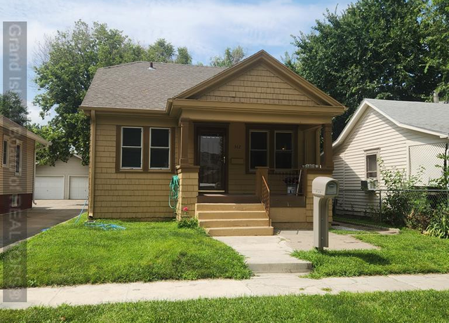 Property at 512 W John St, Grand Island, NE 68801, 2 beds, 1 bath
