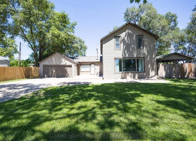 Property at 420 W Stolley Park Rd, Grand Island, NE 68801, 4 beds, 2 baths