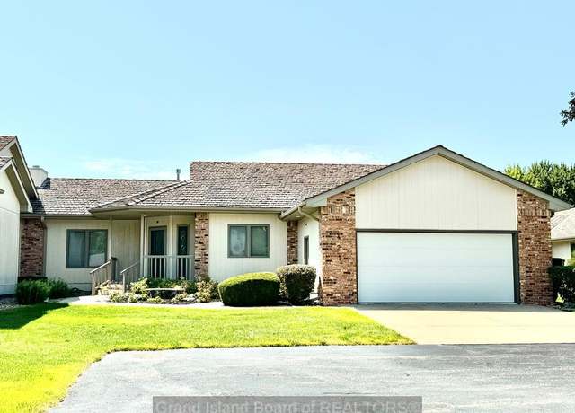 Property at 421 Stagecoach Rd, Grand Island, NE 68801, 2 beds, 2 baths