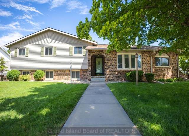 Property at 3106 Brentwood Blvd, Grand Island, NE 68801, 3 beds, 3 baths