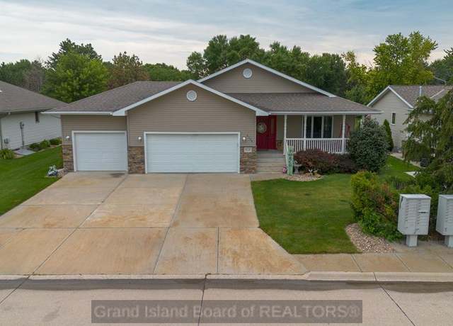 Property at 4128 Allen Ave, Grand Island, NE 68803, 4 beds, 3 baths