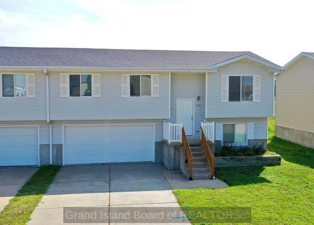 Property at 1845 Santa Anita Dr, Grand Island, NE 68801, 3 beds, 2 baths