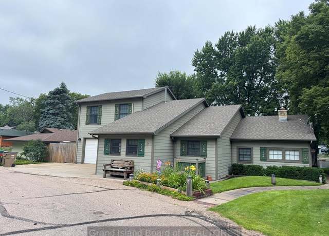 Property at 57 Kuester Lk, Grand Island, NE 68801, 3 beds, 2 baths
