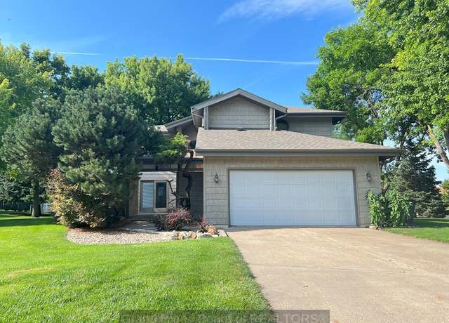 Property at 602 Dockside Cv, Hastings, NE 68901, 3 beds, 3.5 baths