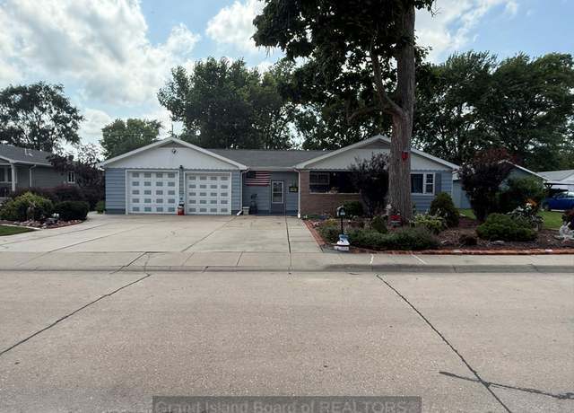Property at 2126 N North Park Ave, Grand Island, NE 68803, 2 beds, 2.5 baths