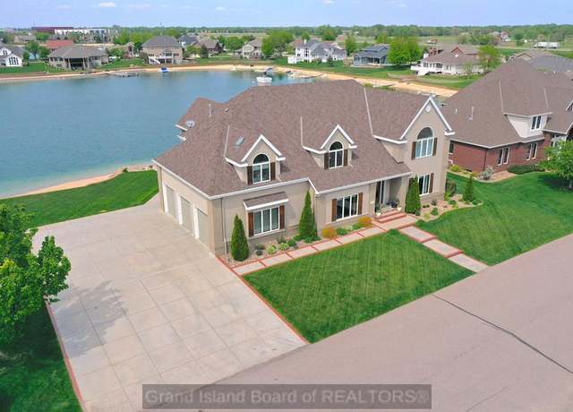 Property at 308 Ponderosa Dr, Grand Island, NE 68803, 4 beds, 4.5 baths