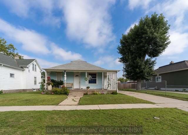 Property at 816 W 5th St, Grand Island, NE 68801, 2 beds, 1 bath