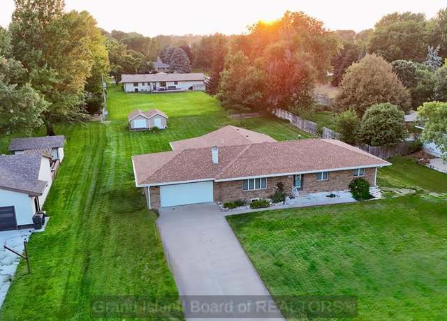 Property at 3548 Graham Ave, Grand Island, NE 68803, 3 beds, 2 baths