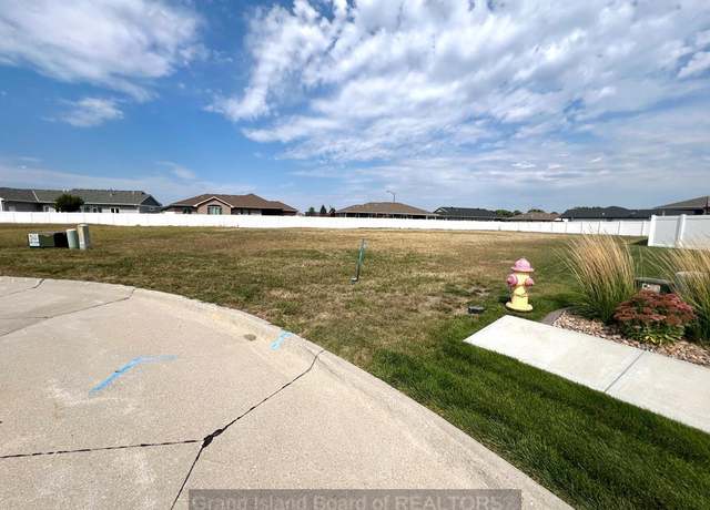 Property at 3309 Torrey Pines Pl, Grand Island, NE 68803