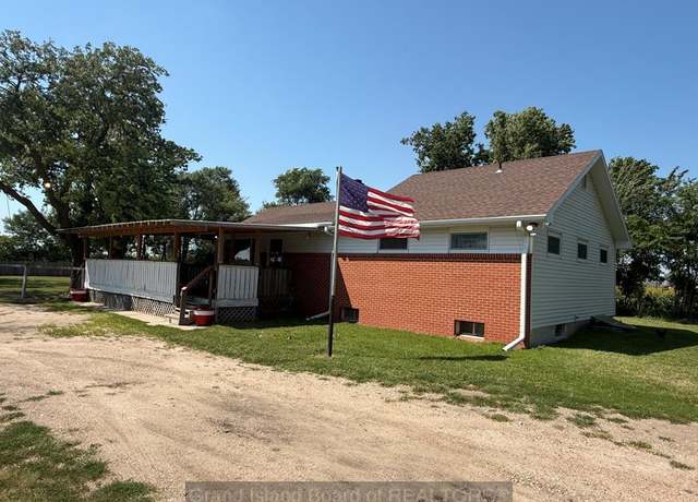 Property at 1502 E 9th St, Grand Island, NE 68801, 3 beds, 1.5 baths