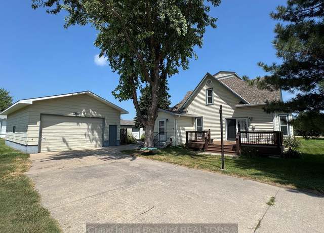 Property at 304 W 3rd, Alda, NE 68810, 4 beds, 2 baths