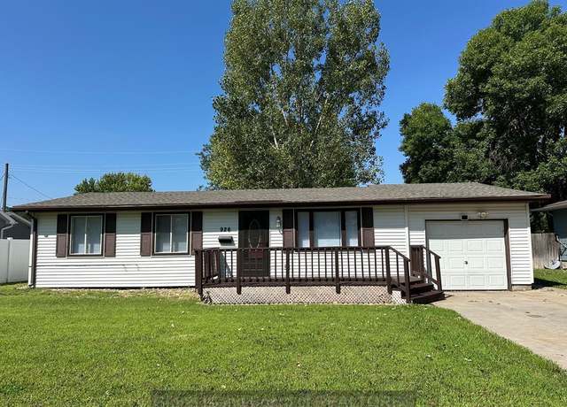 Property at 926 S Claussen Ave, Grand Island, NE 68801, 3 beds, 1 bath