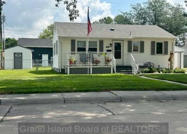 Property at 1015 S Plum St, Grand Island, NE 68801, 2 beds, 2 baths