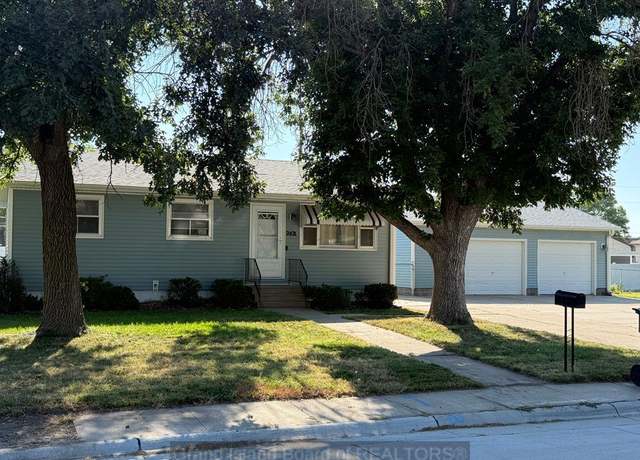 Property at 2421 N Custer Ave, Grand Island, NE 68803, 3 beds, 1 bath