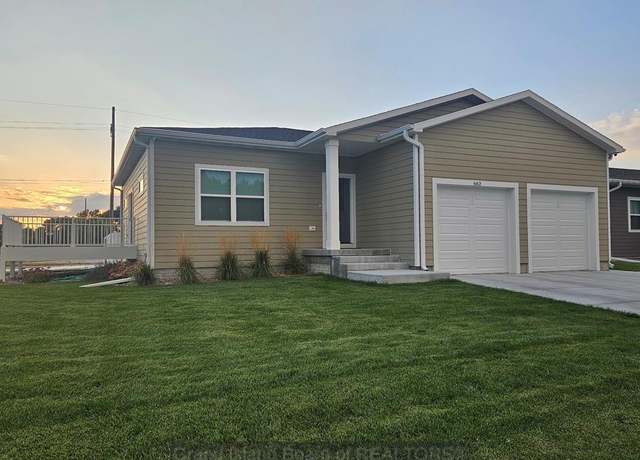 Property at 662 Root St, Grand Island, NE 68801, 4 beds, 2 baths
